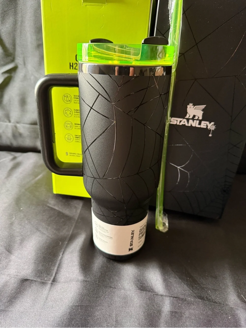 New Stanley 40oz Special Spider Web Black Tumbler with Neon Green Lid and Straw - Picture 5 of 12